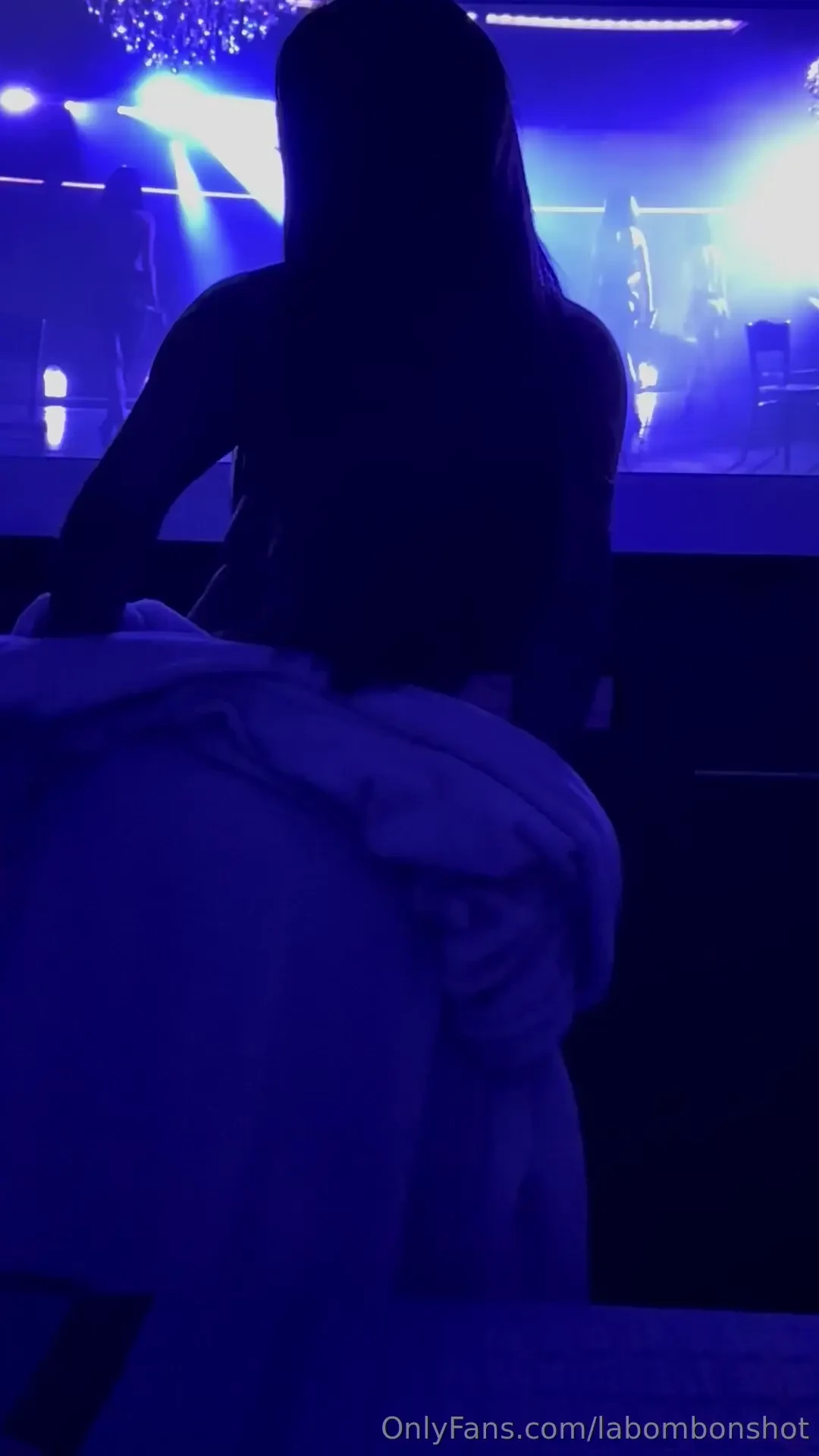 Si lo quieres ver todo completico verme toc ndome toda mientras hago 