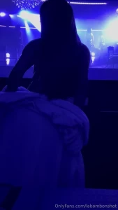 Si lo quieres ver todo completico verme toc ndome toda mientras hago