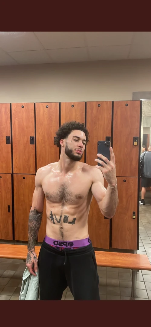 Like amp comment daddy for a 12 treat in your dms feeling generous 