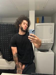 Goin live tonight 10 pm ayy it s goin down tonight you don t wanna