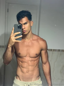 I m waiting for you with my skin ready and desire in silence but