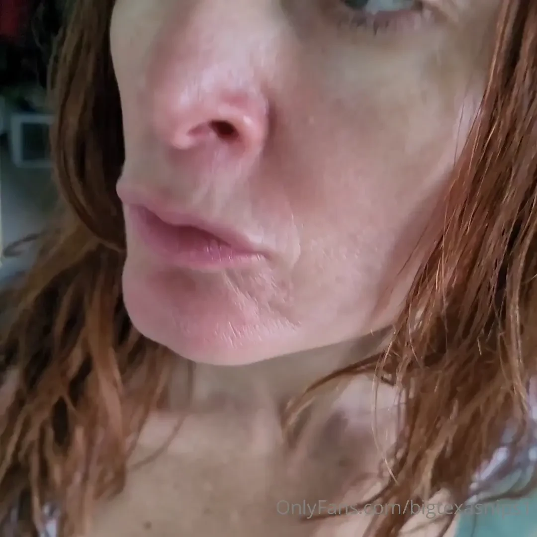 I wanted a quick play with my juicy nipples ok 