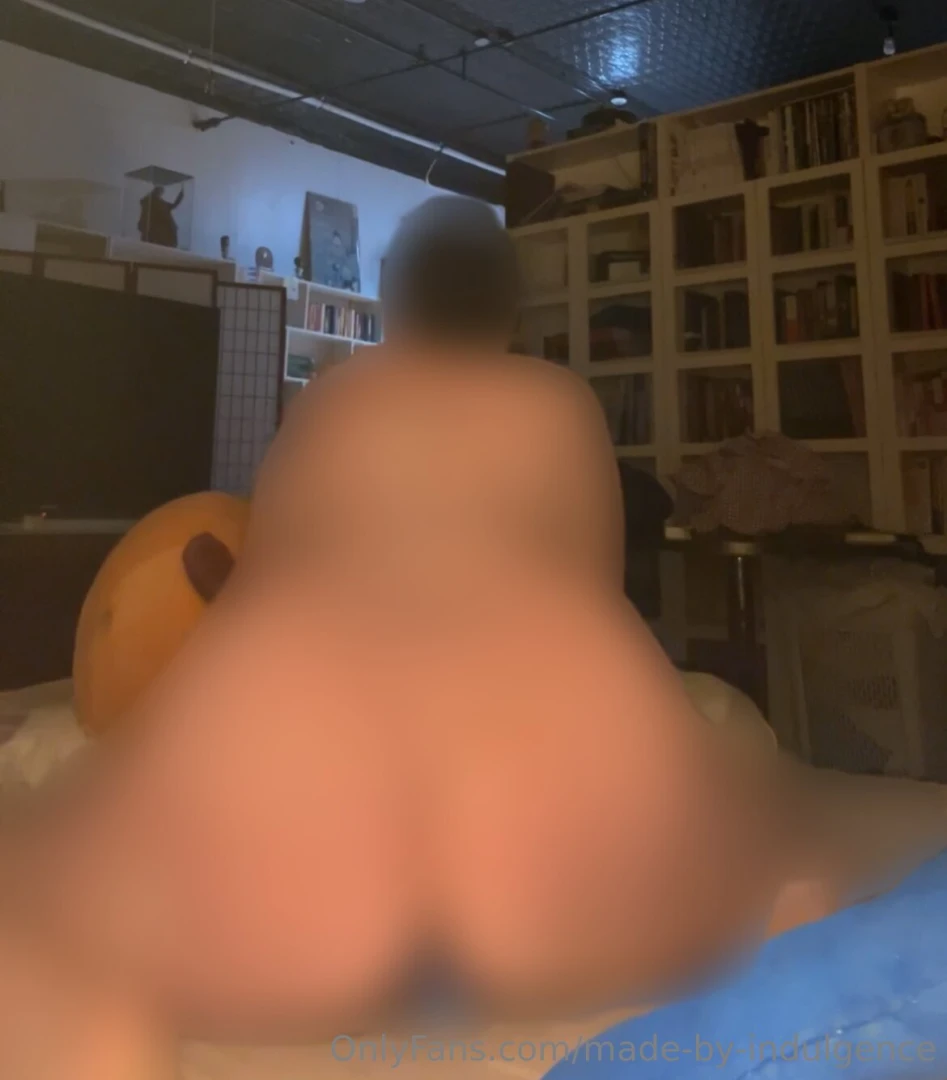 Riding my dildo and spreading myself after i got soaking wet on one of part 2 