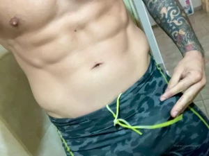 I came back from the gym so horny that i ll have to jerk off