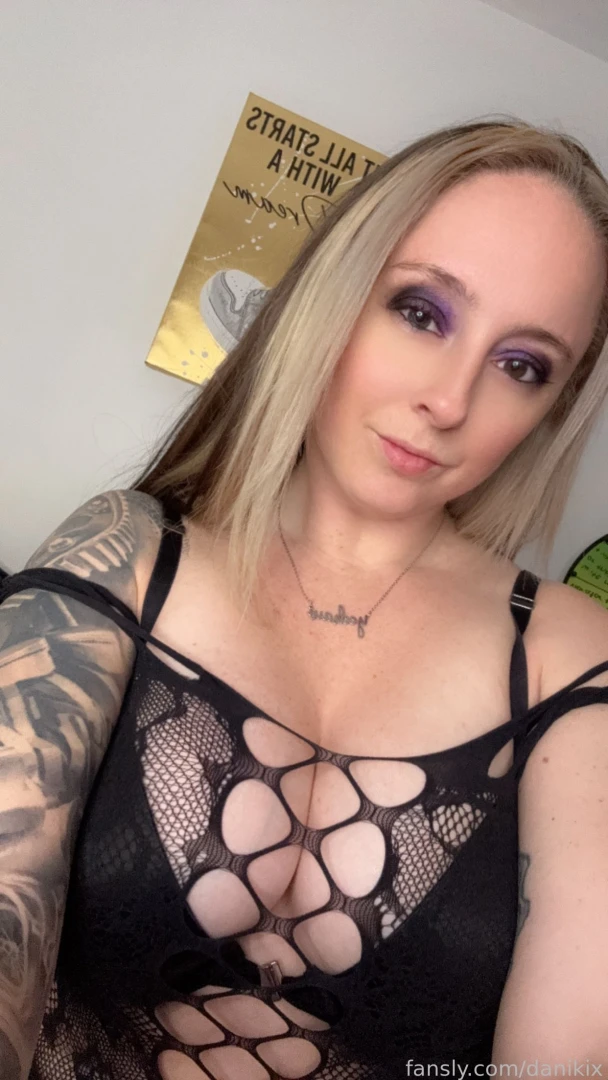 Trouble never looked so good nsfw blondes tattoos livestream tipme 