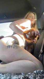 Creamy pussy traveling and got horny