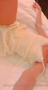 Wanna see how i take of my pjs to get in bed with you small cute