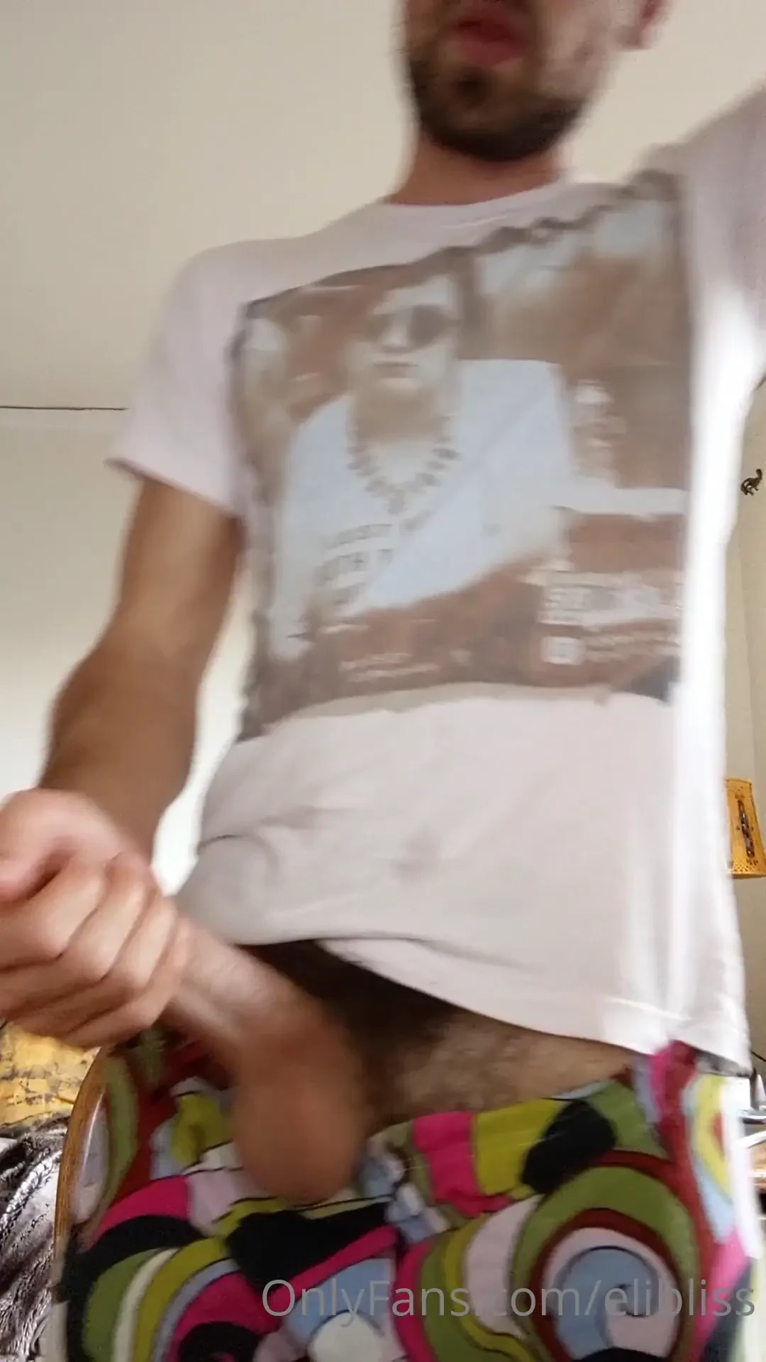 Can t focus while studying need to drop a load thick one who s gonna 