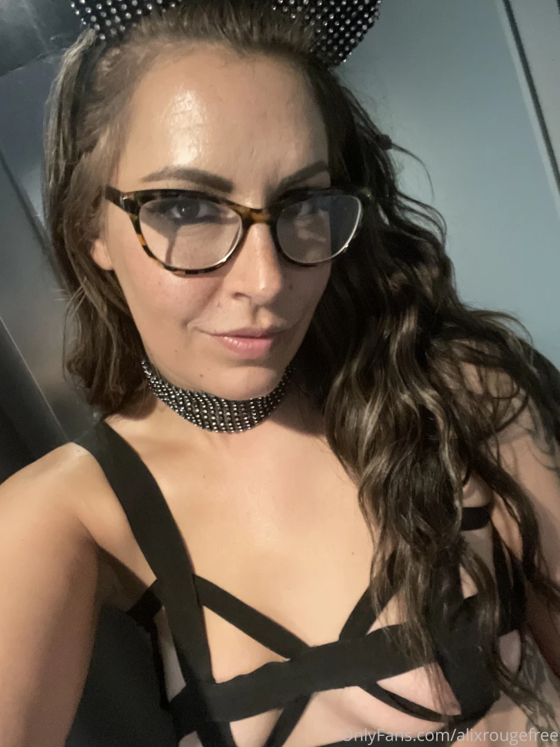 Naughty kitty come see me at mettlers sometime and i ll rock your cock 