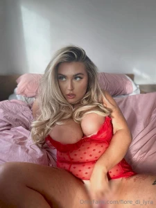 This marika_morgan blonde with big boobs is ready to rub them and part 36