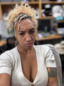 In the office titties on juuuuicy