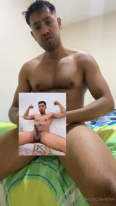 Mira que rico me saco la leche solo falta tu boquita para que te lo