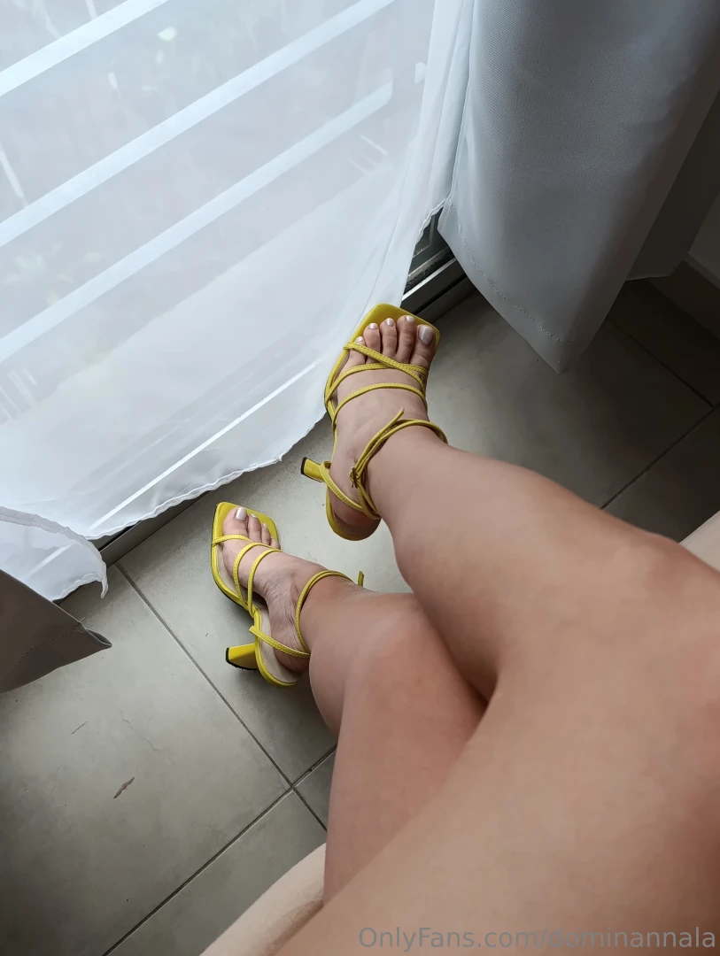 You went crazy for my feet and you re dying to show me devotion part 1 