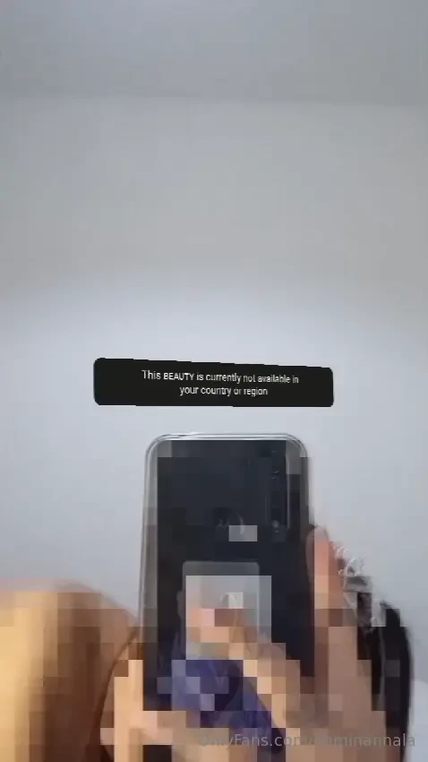 Yes everyone is drooling over me who wouldn t i m an extremely hot n 