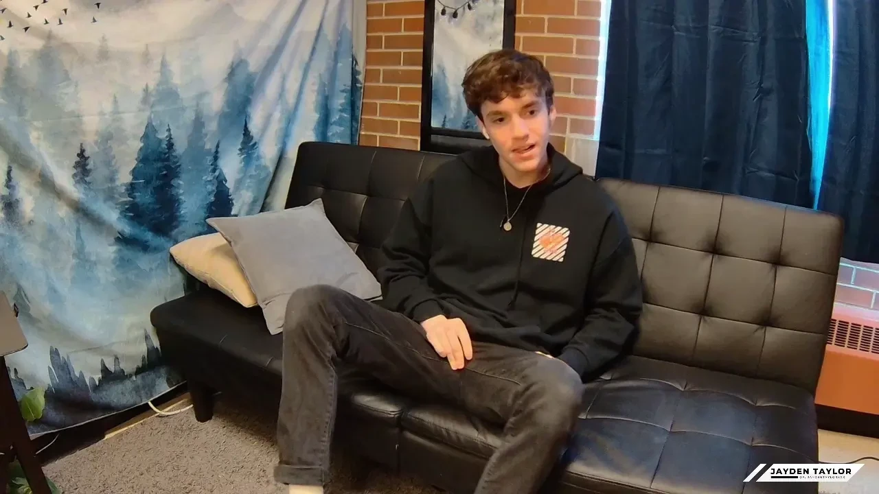 Jerking off between classes 