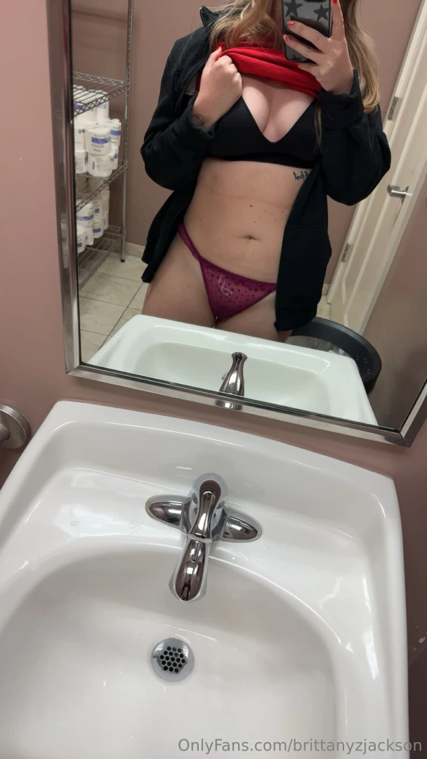 Happy friday babes dm me for any request this weekend 