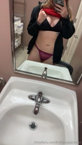 Happy friday babes dm me for any request this weekend