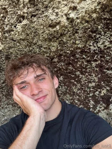 It s a people watching type of day