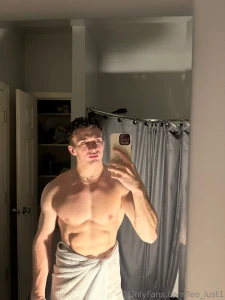 Straight from the shower to your bed lets see if we can get dirty