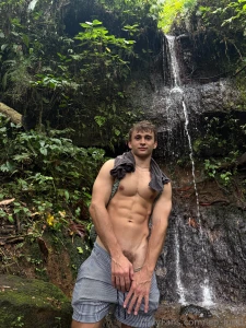 Long hike today for some views hopefully you find it worth it part 1