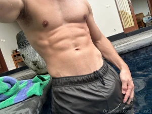 Quick dip to start of the new week if only i had some company