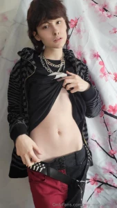 Some cute selfies i took bet you re wondering what s underneath my