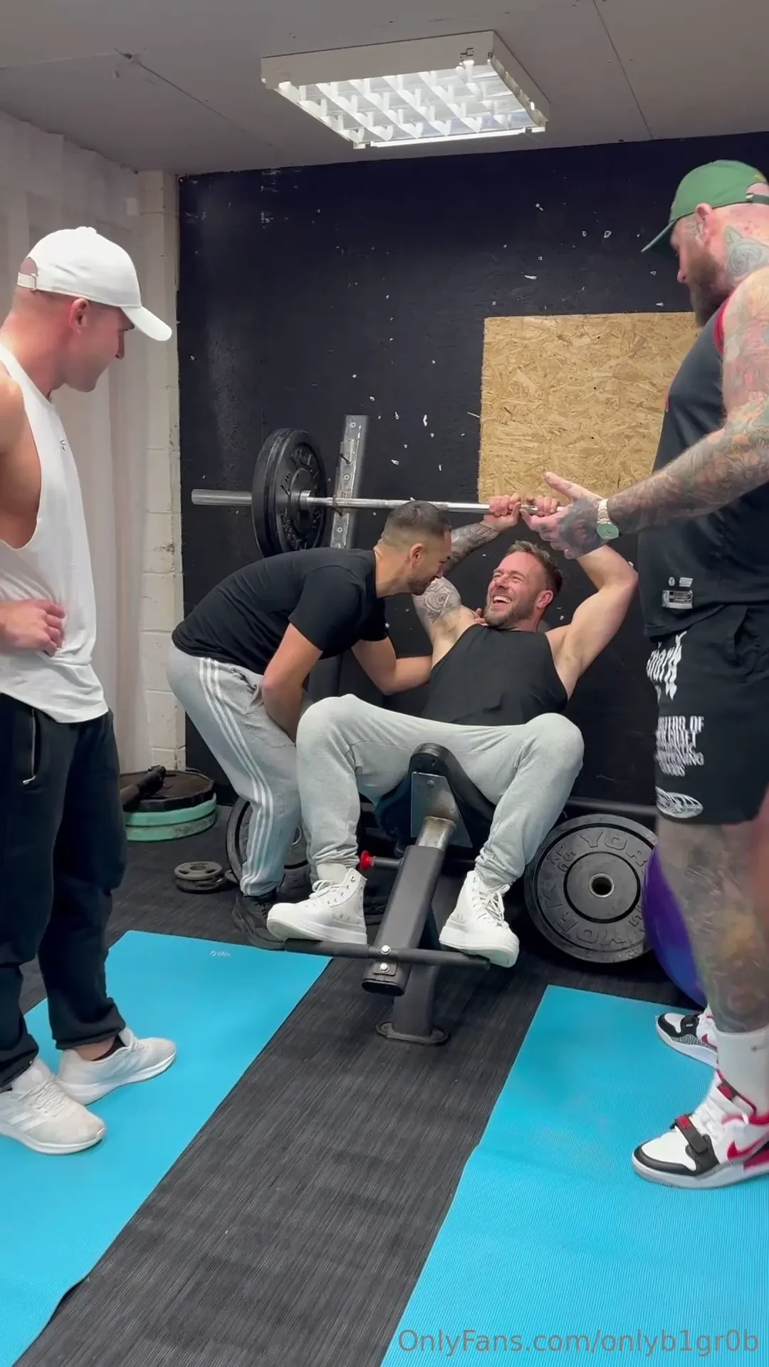 Sniff sniff ft dcbrne jockventurexxx troywhiteuk 