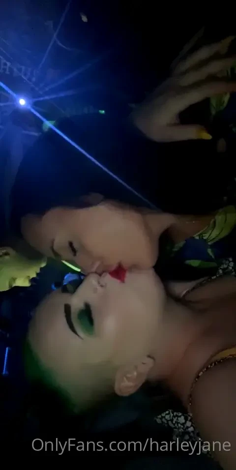 Subscribe to this beauty absolutely gorgeous onlyfans com kimmm_x 