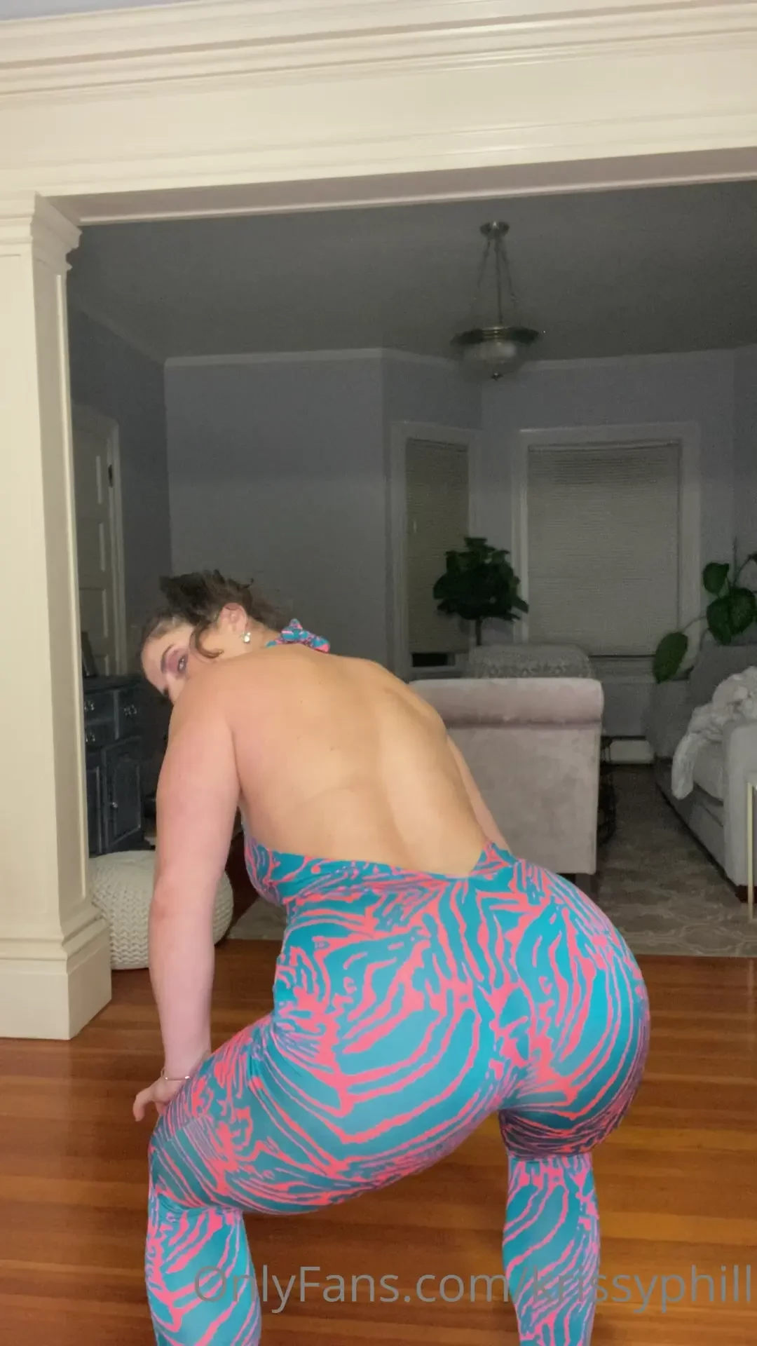 I m craving a little spanking but also i want to rub my ass on your 