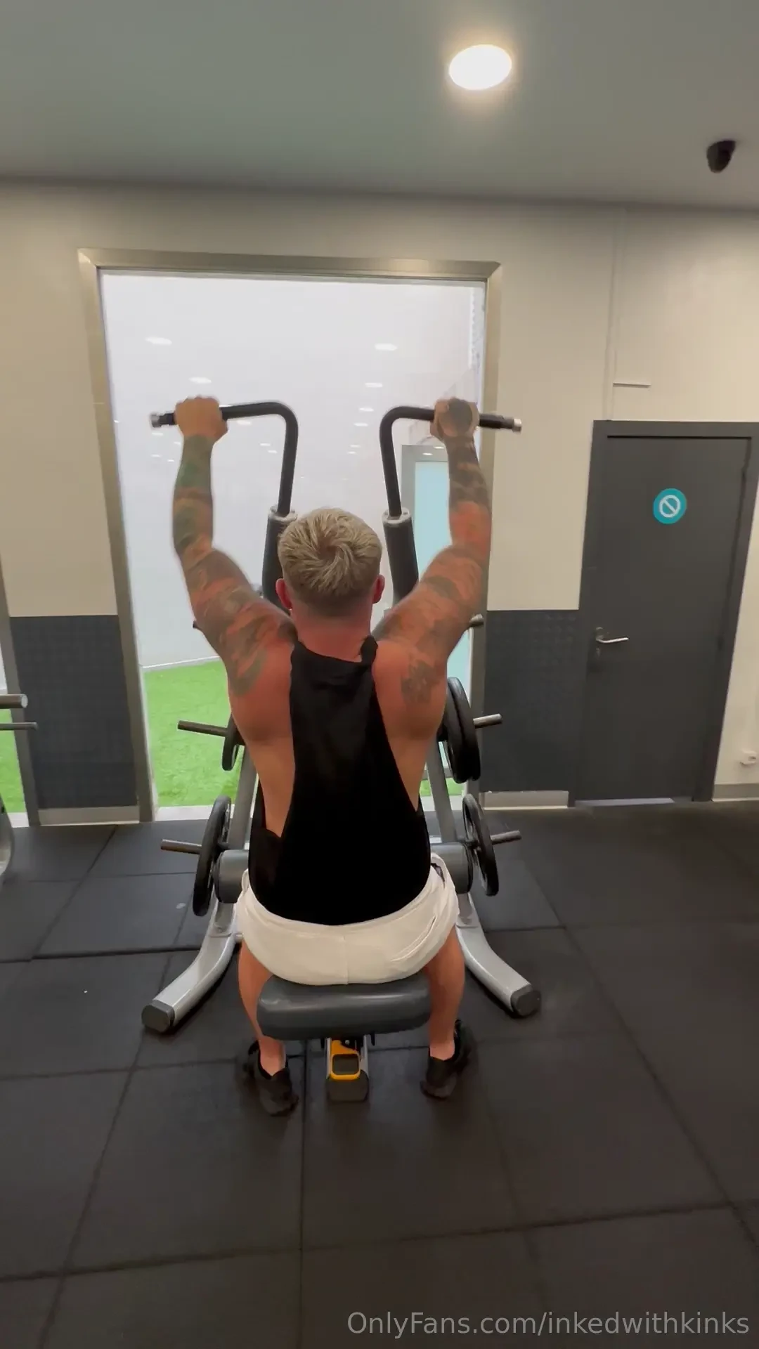 Decided to get back into the gym seeing as i m away with these two 