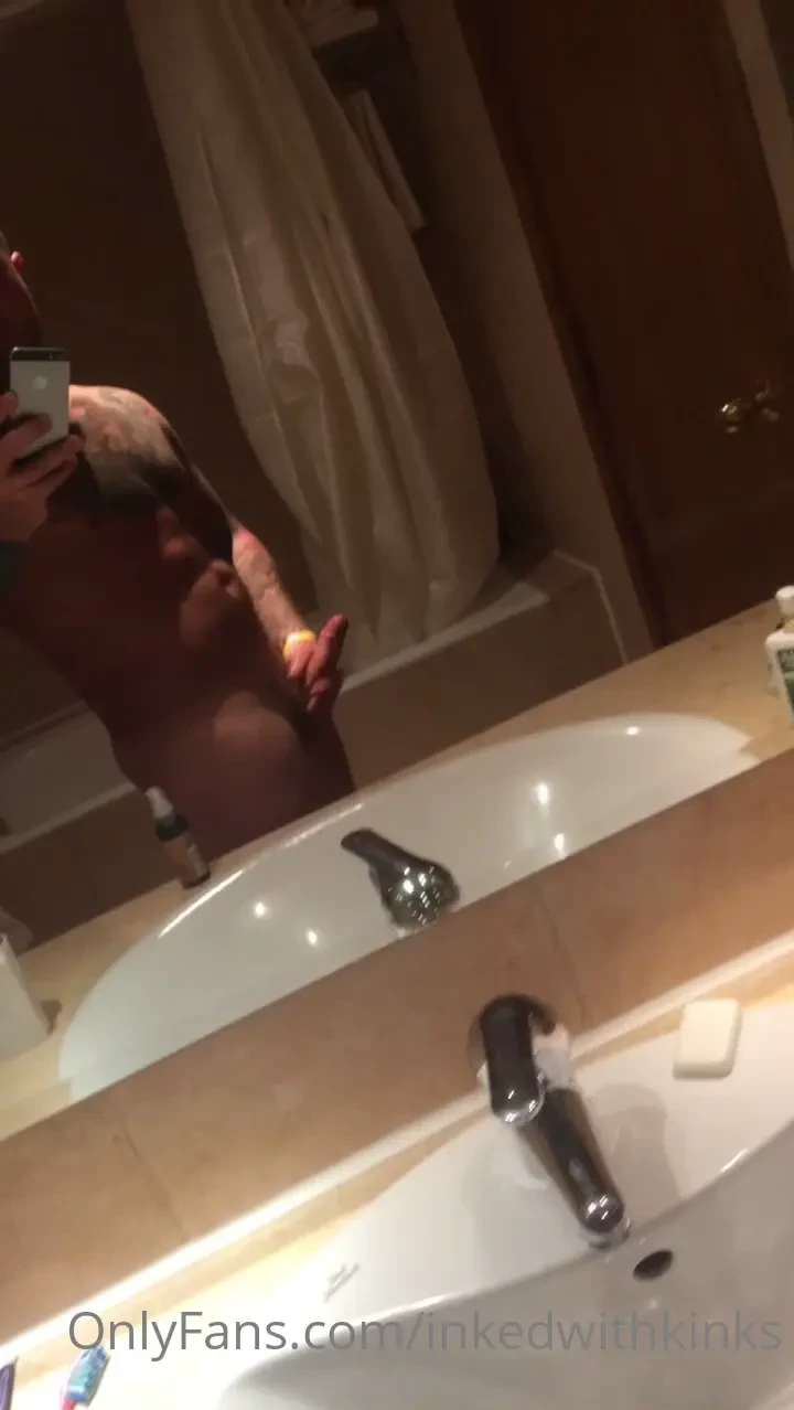 Hotel bathroom wanks 