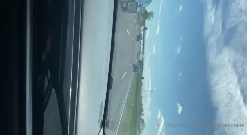 Pompino ad alta velocit blowjob on the road 