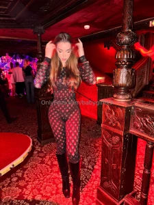 Tonight i dressed so you can t stop looking at me black has always