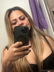 Good morning babes check dms for some titties