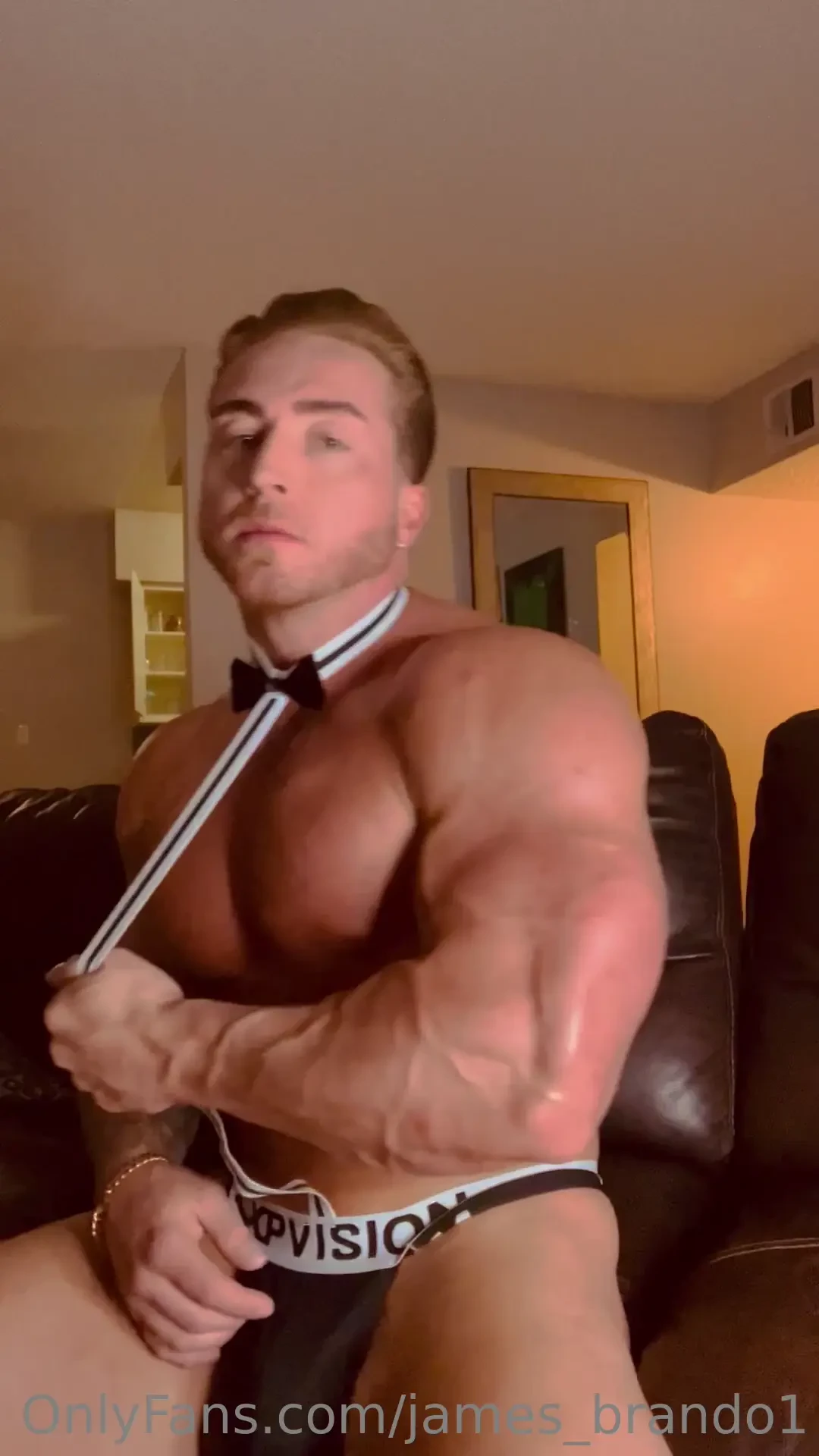 Chippendale big cock and a toy sounds like a good time what you think 