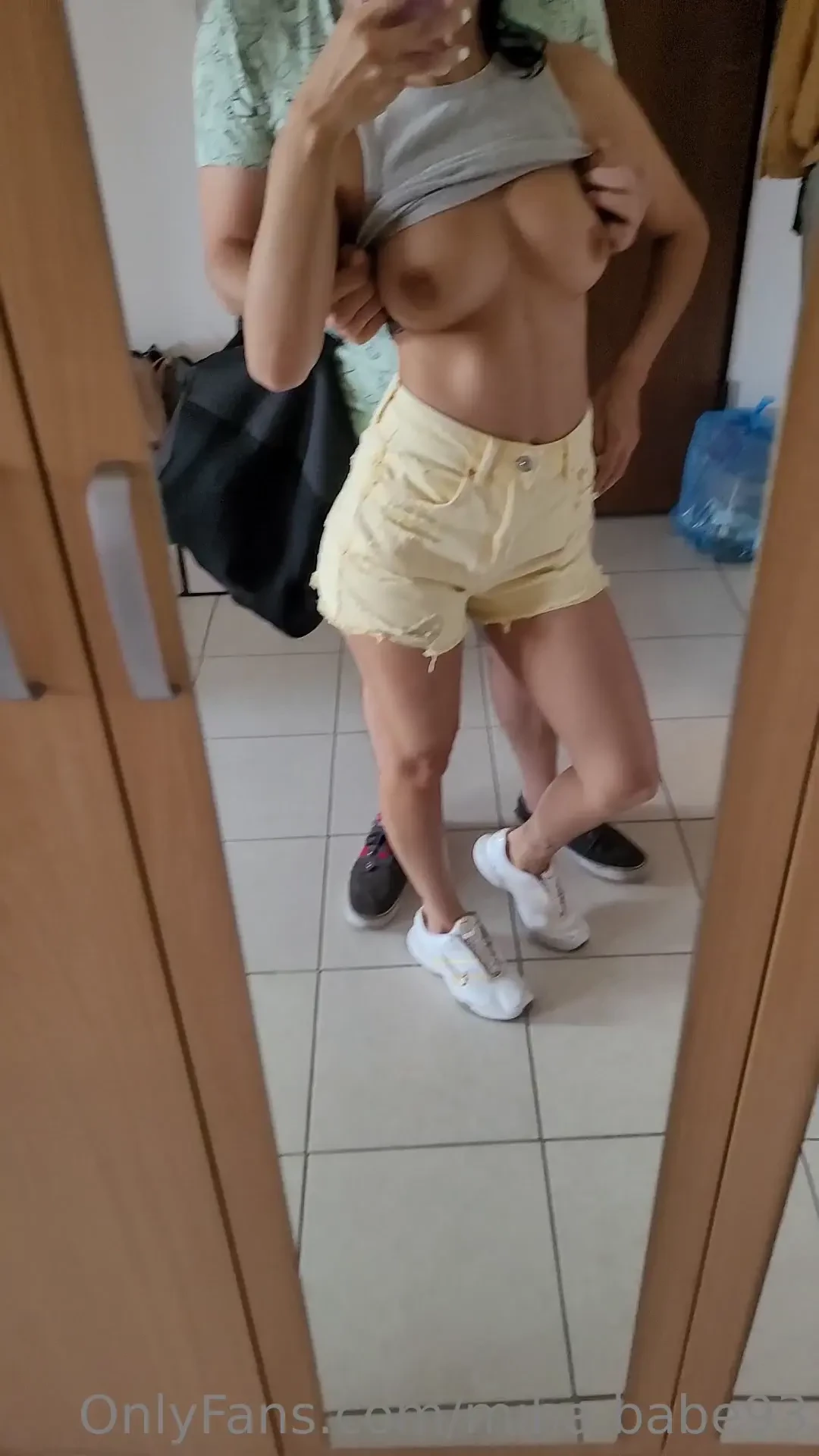 Noi mergem la sala voi going to the gym 