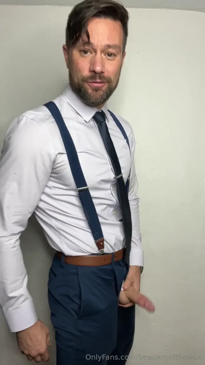 Y all like dad in a suit 
