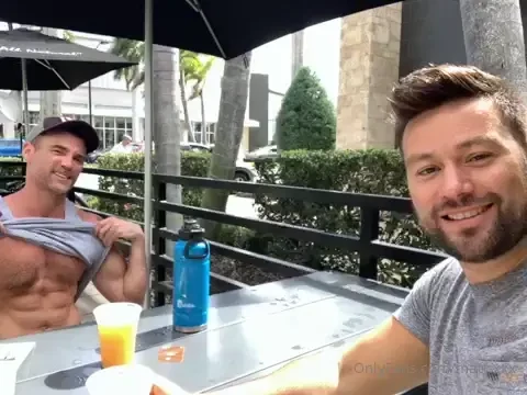 Happy valentines day and it s our four year anniversary burger now 