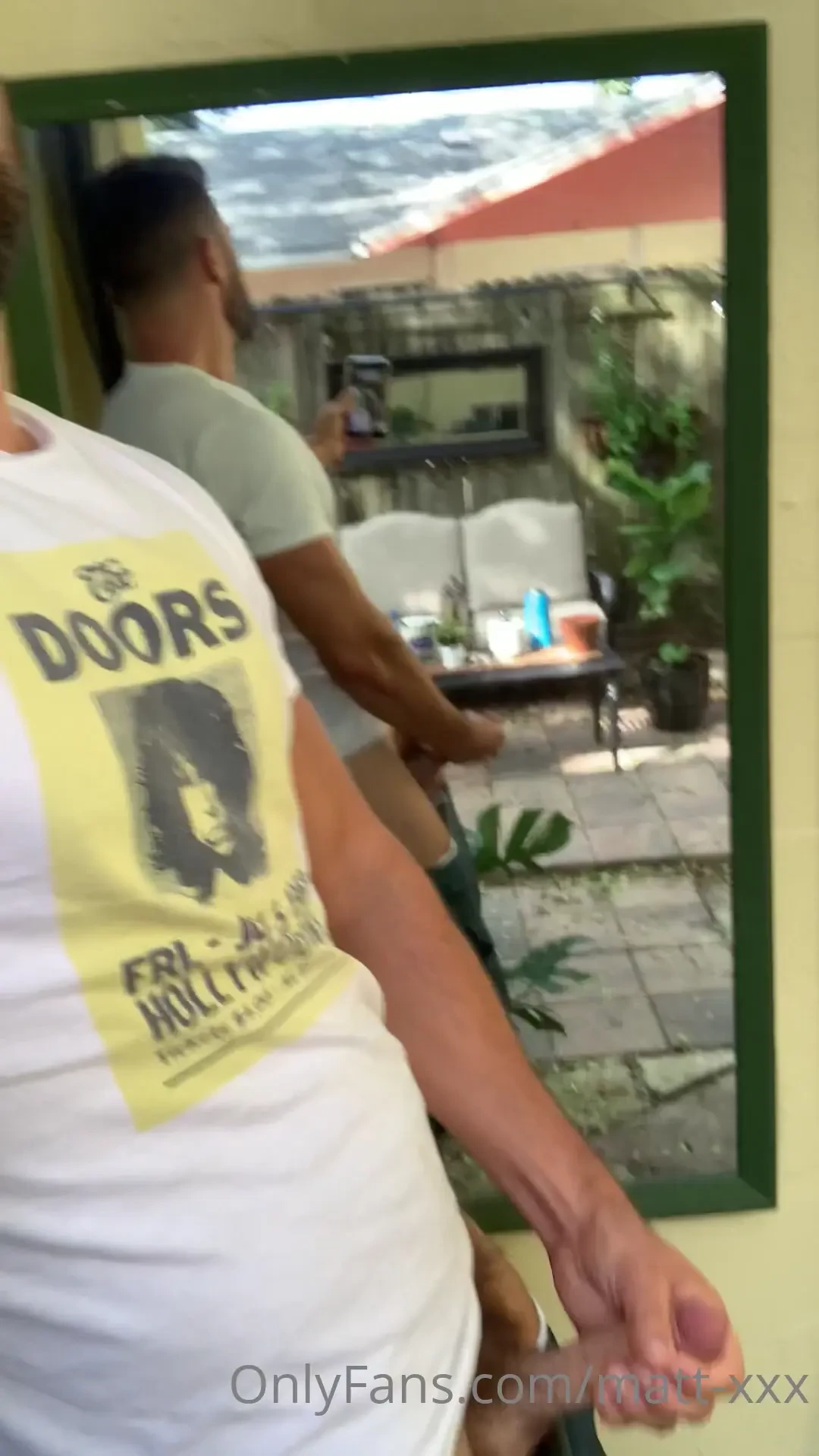 Who wants to eat my thick load tip daddy for a personal video message 