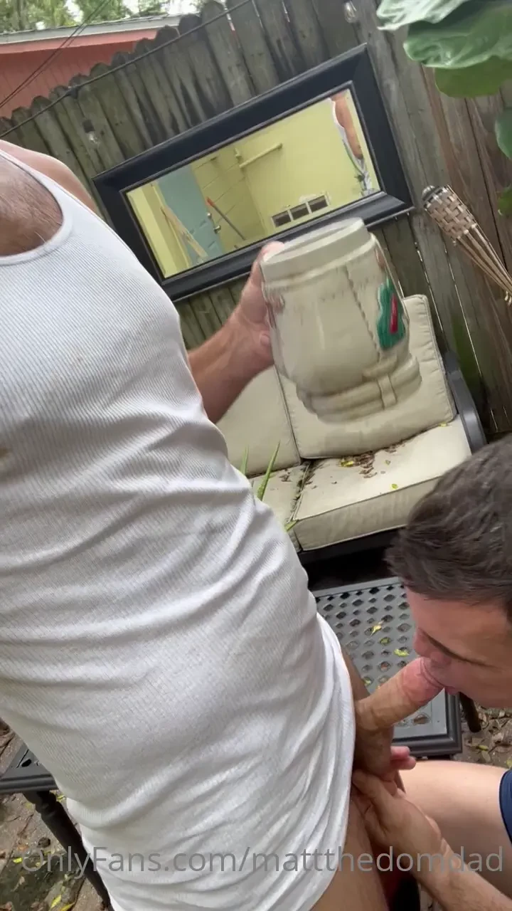 Dad gets his cock sucked while having coffee 