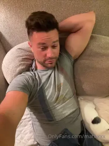 Good night pigs and perverts do y all love schitts creeks 