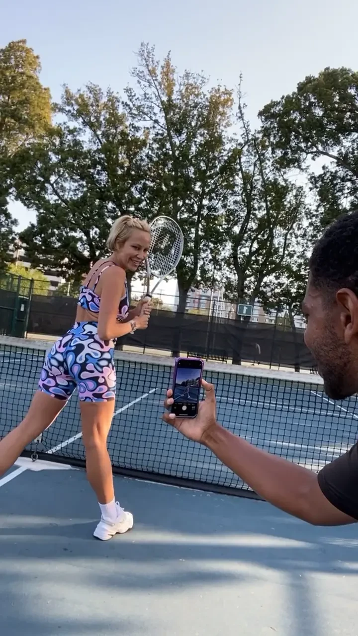 Who wishes they were my tennis instructor 