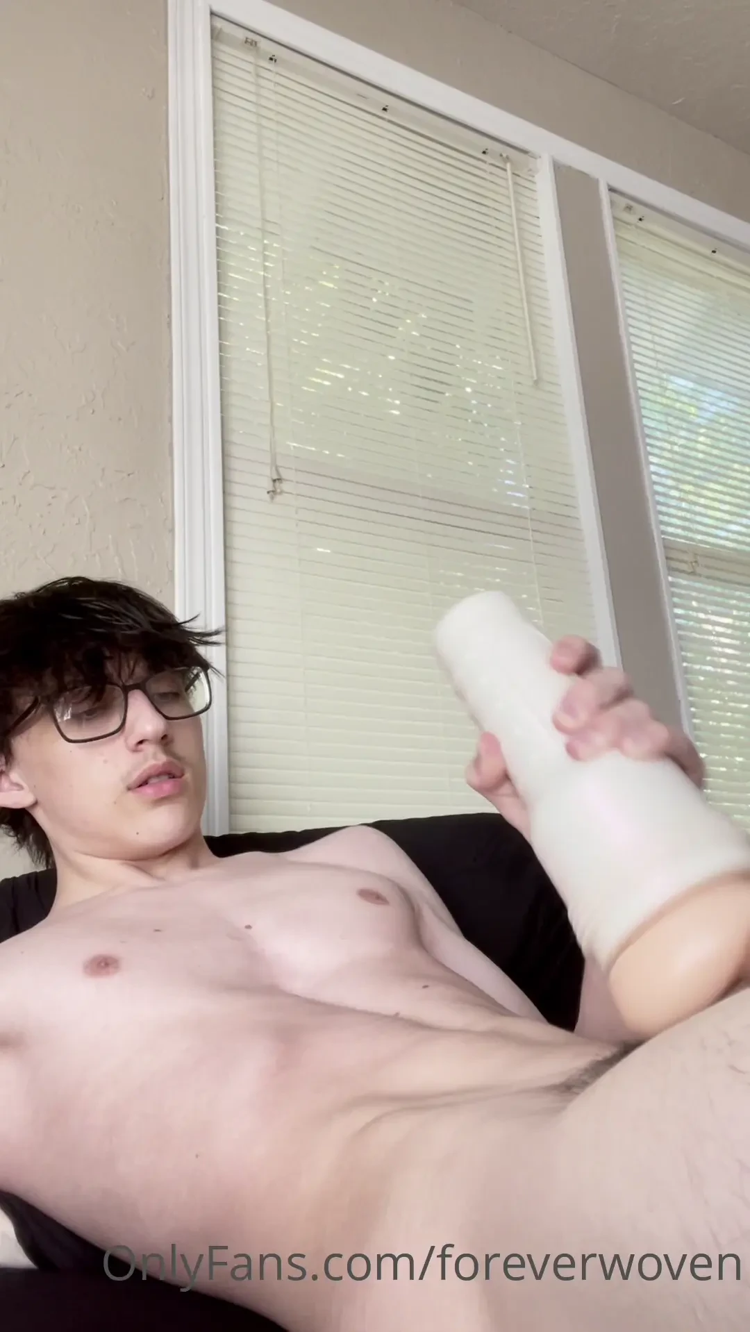 Guys i need ideas for twitter content but i really don t want to 