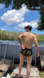 Is very hot