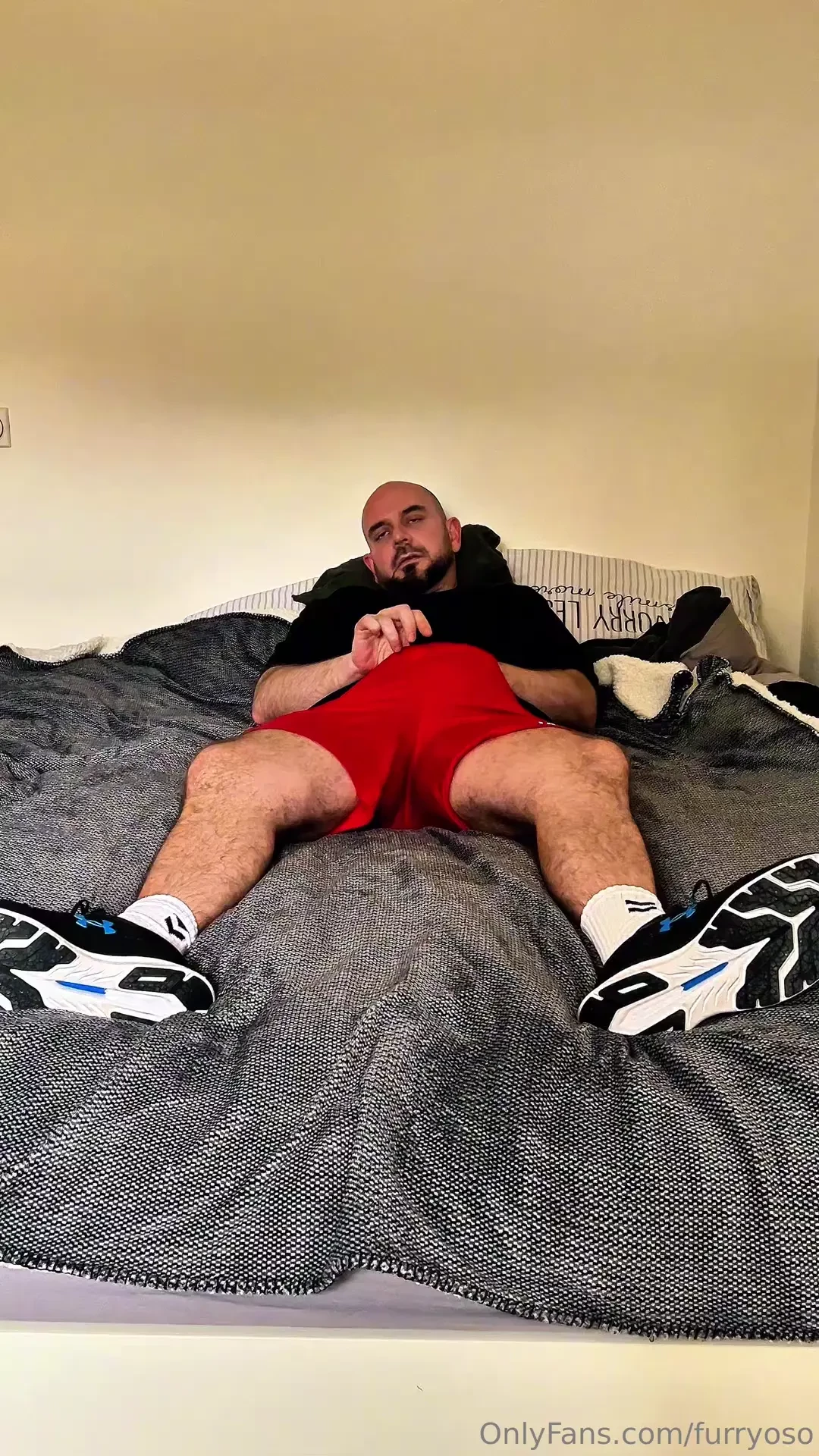 Worshipping my own scent gets me rock hard watch your daddy bear 