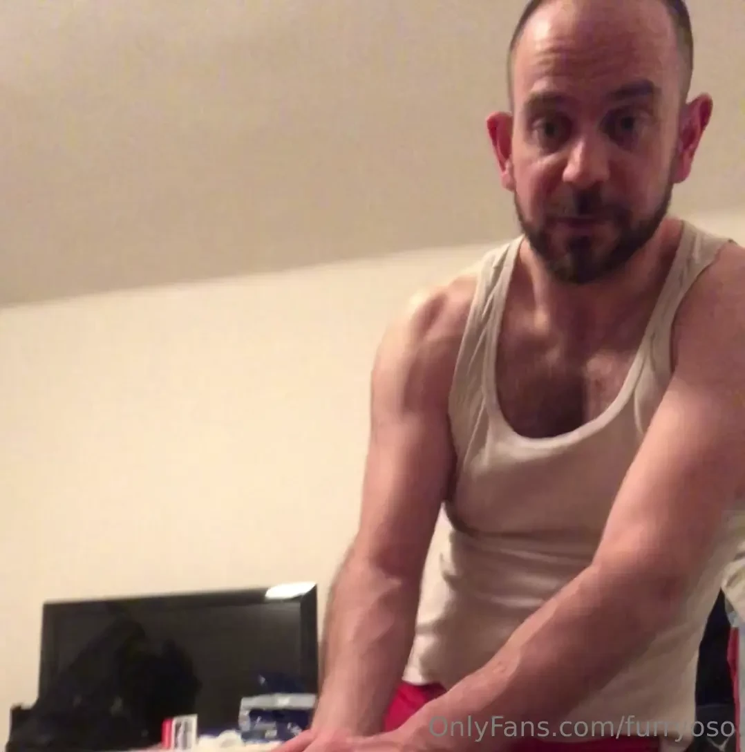 Preparing a tight hole for my fat dick 