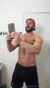 Pode tirar um nude pra mim
