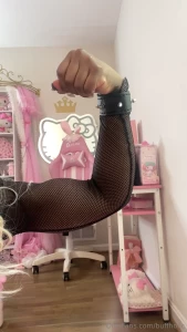 Alt girl going yoga 3