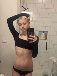 Just a little bathroom selfie check