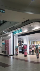 Ja leute im just a girl